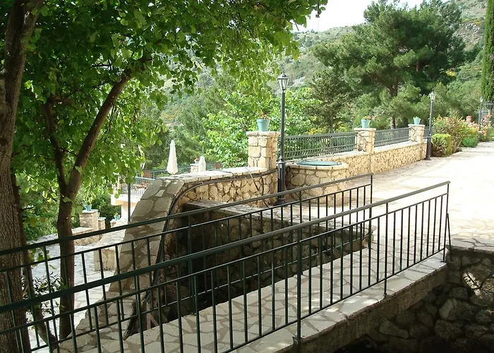 Merlot Village Kariá